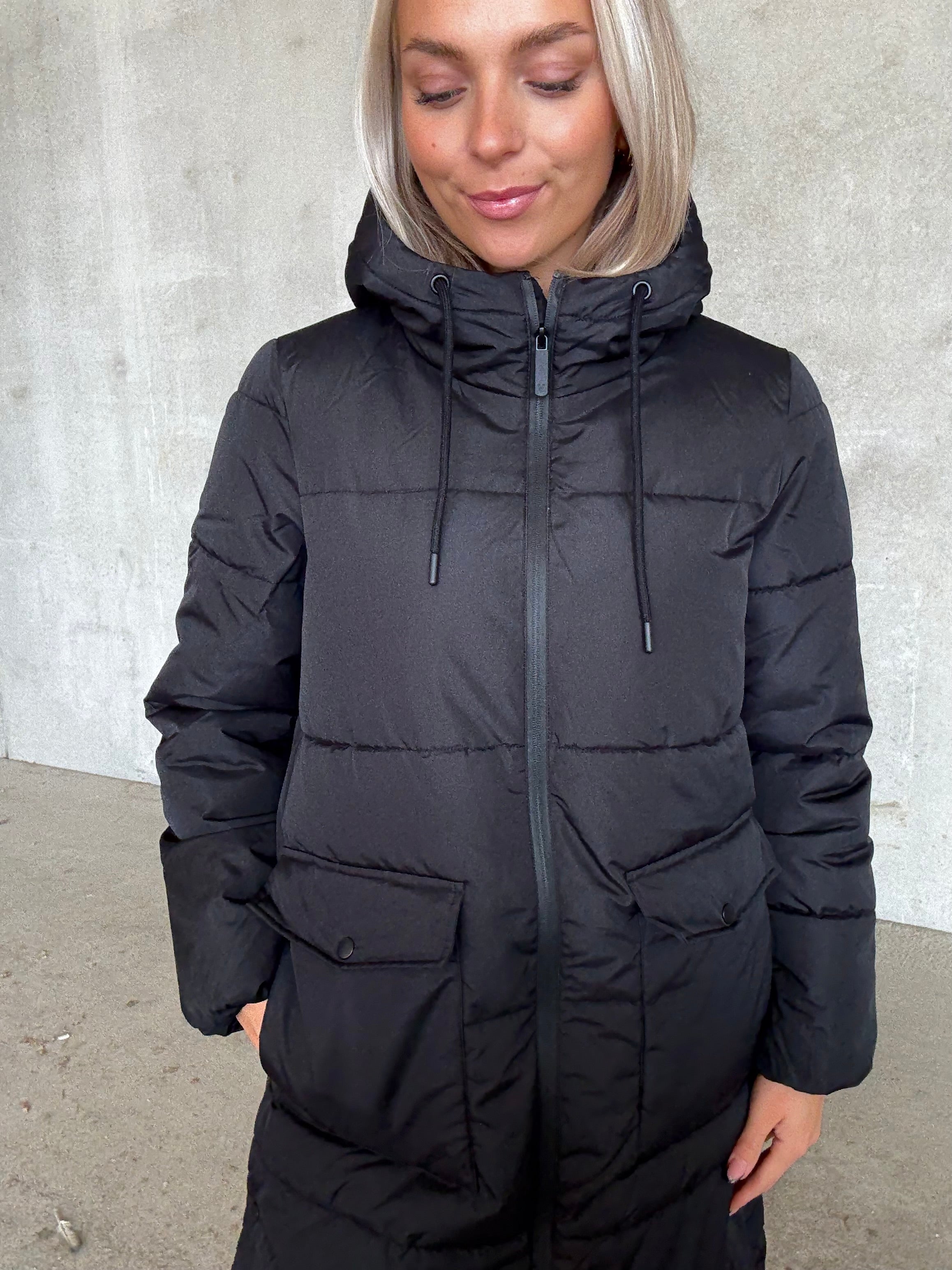 VIDORSTY Coat - Black Beauty